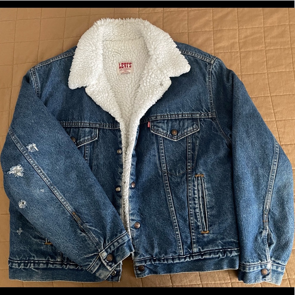 Vintage Levi’s Sherpa Trucker Denim Jacket
